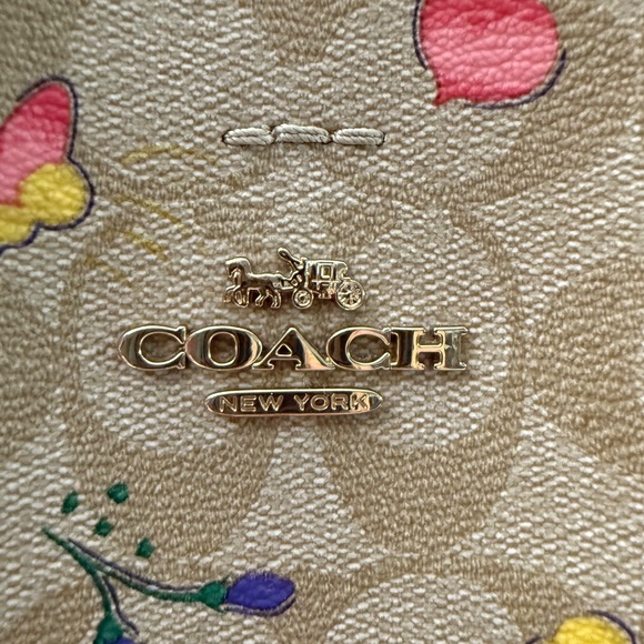Coach Bucket Purse - Picture 4 of 12